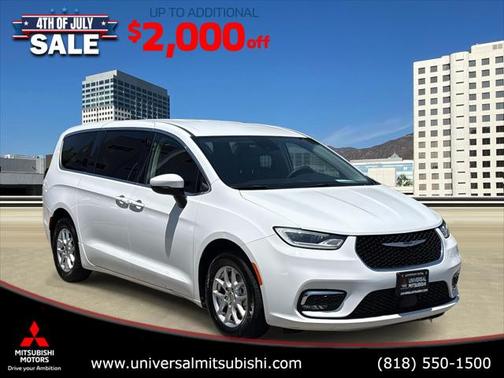 2023 Chrysler Pacifica Touring L
