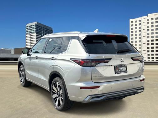 Gray 2026 Mitsubishi Outlander SEL 2.5 2WD