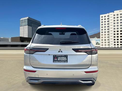 Gray 2026 Mitsubishi Outlander SEL 2.5 2WD