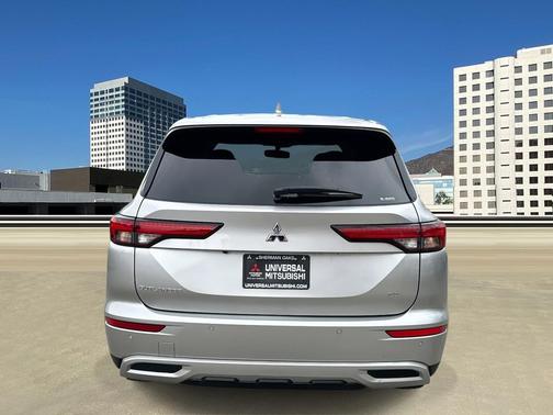 2022 Mitsubishi Outlander SE