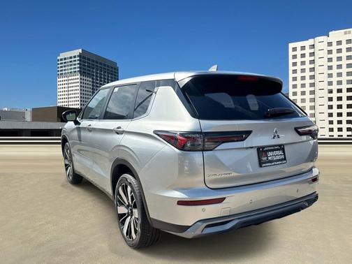 Gray 2026 Mitsubishi Outlander SE 2.5 2WD