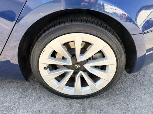 Deep Blue Metallic 2023 Tesla Model 3 Standard Range
