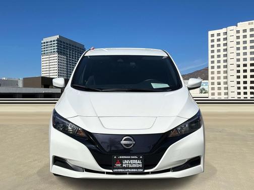 Glacier White 2024 Nissan Leaf S