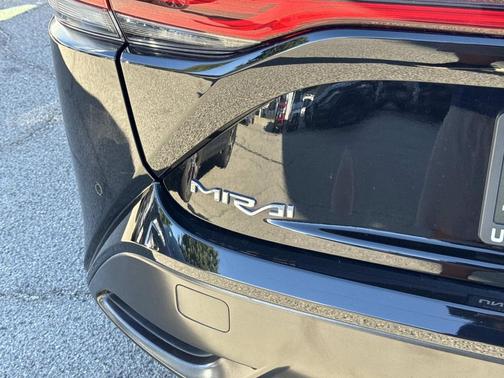 2021 Toyota Mirai Base