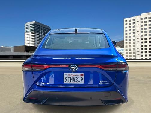 2021 Toyota Mirai Base