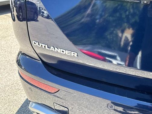 2023 Mitsubishi Outlander PHEV SE S-AWC