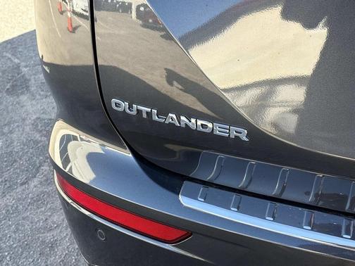 2025 Mitsubishi Outlander PHEV SEL