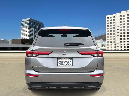 Mercury Gray Metallic 2022 Mitsubishi Outlander SE S-AWC