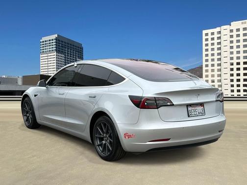 Silver 2018 Tesla Model 3 Long Range