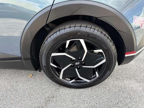 2024 Hyundai IONIQ 5 SE