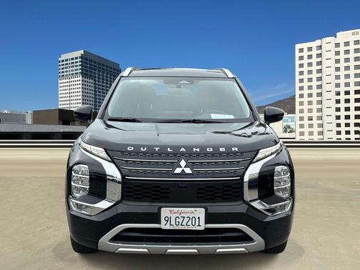 Labrador Black Metallic 2023 Mitsubishi Outlander PHEV SEL