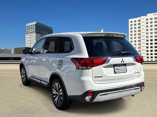 2019 Mitsubishi Outlander SE