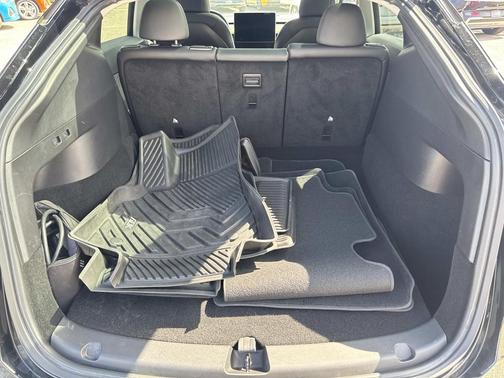 2021 Tesla Model Y Standard Range Rear-Wheel Drive