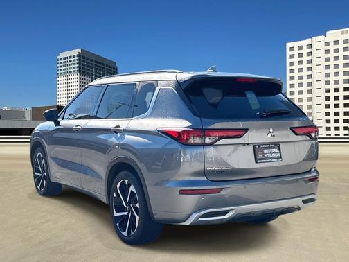 2023 Mitsubishi Outlander SEL