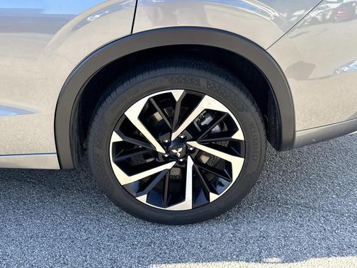 2023 Mitsubishi Outlander SEL