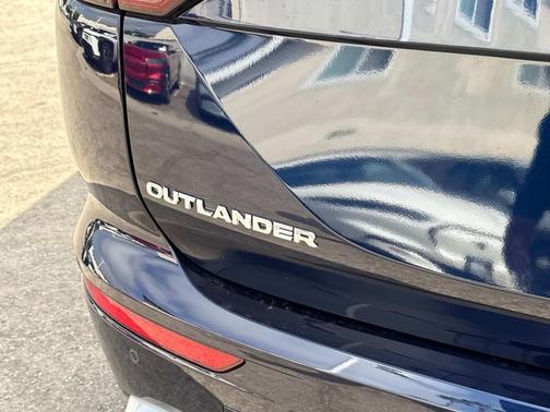 2025 Mitsubishi Outlander PHEV SEL