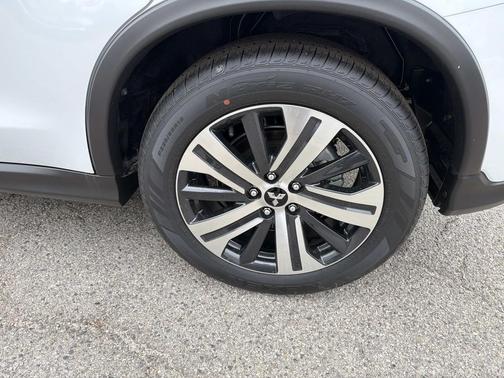 White Diamond 2026 Mitsubishi Outlander Sport SE