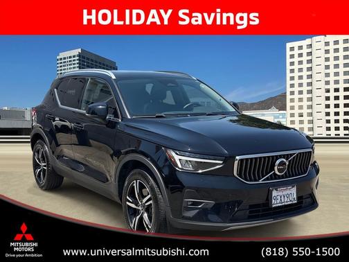 2023 Volvo XC40 B5 Plus Bright Theme