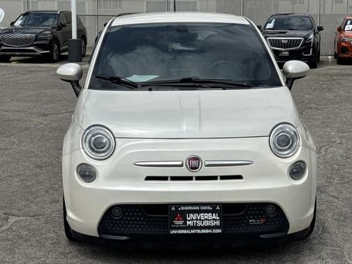 Bianco Perla (Pearl White Tri-Coat) 2016 FIAT 500e Battery Electric
