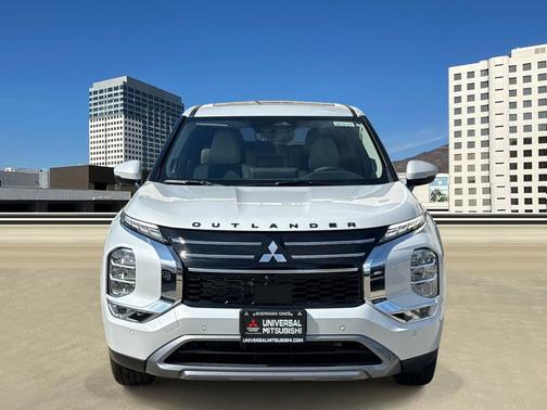 White Diamond 2026 Mitsubishi Outlander SE 2.5 2WD