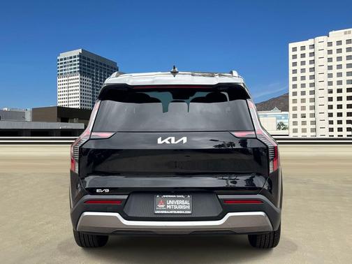 Aurora Black Pearl 2024 Kia EV9 Wind