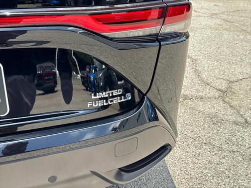 2023 Toyota Mirai Base