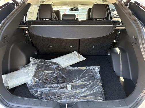 White Diamond 2026 Mitsubishi Eclipse Cross SE