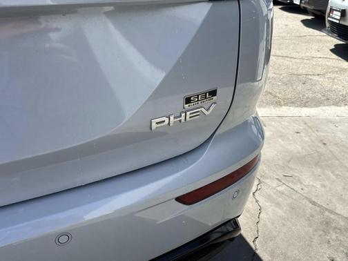 2025 Mitsubishi Outlander PHEV SEL