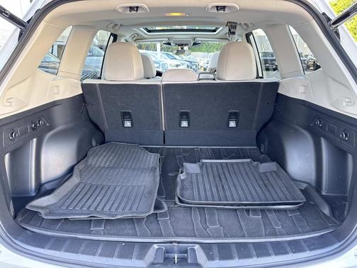 Crystal White Pearl 2024 Subaru Forester Premium