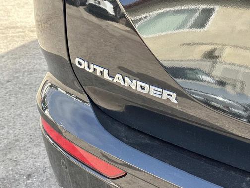 2025 Mitsubishi Outlander PHEV SEL