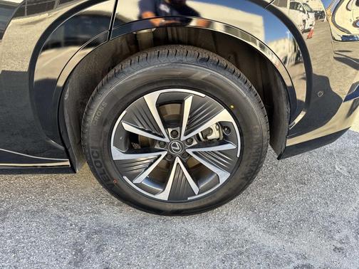 2023 Lexus RZ 450e Premium