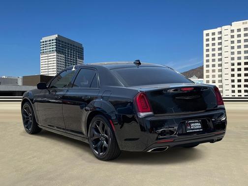 2022 Chrysler 300 S