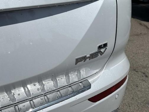 2025 Mitsubishi Outlander PHEV SE S-AWC