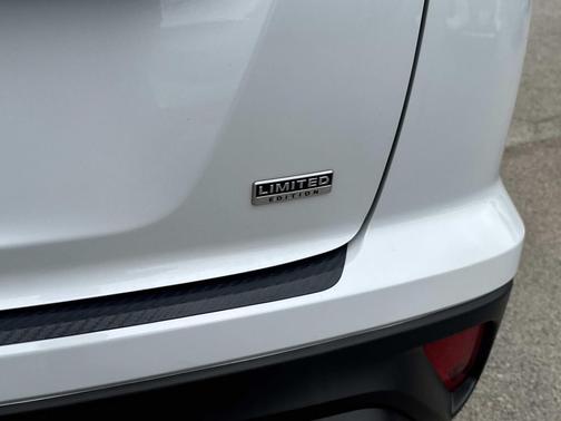 2023 Mitsubishi Eclipse Cross LE