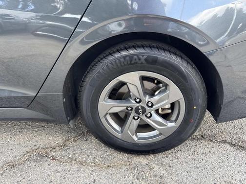 2023 Kia K5 LXS