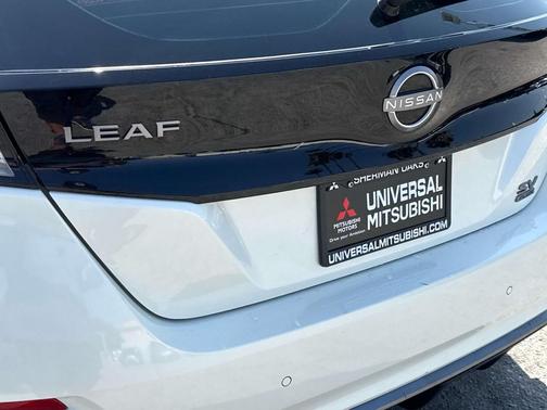 Pearl White Tricoat 2024 Nissan Leaf SV PLUS