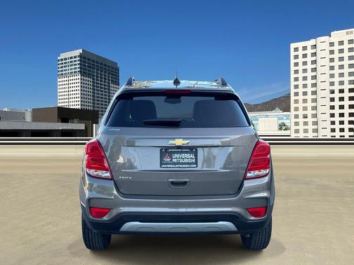 Stone Gray Metallic 2021 Chevrolet Trax LT