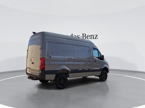 2026 Mercedes-Benz Sprinter 2500 144 WB Standard Roof Crew