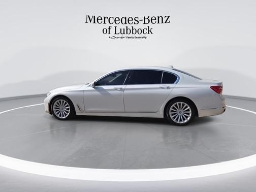 2017 BMW 740 i