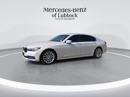 2017 BMW 740 i