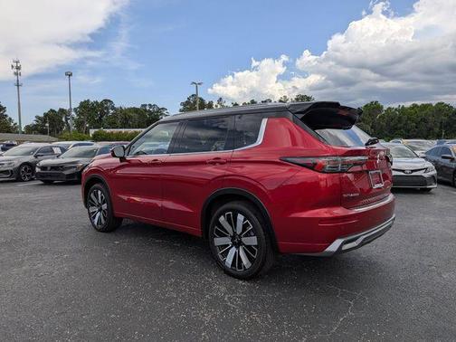 Red Diamond/Black Roof 2025 Mitsubishi Outlander SEL