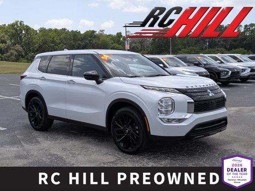 White Diamond 2024 Mitsubishi Outlander SE Black Edition