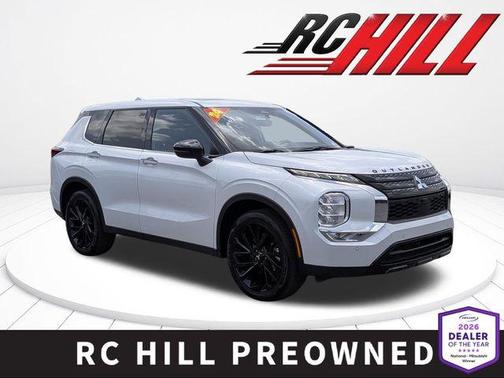 White Diamond 2024 Mitsubishi Outlander SE S-AWC
