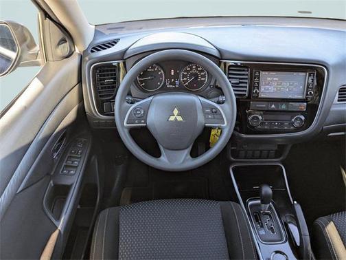 2018 Mitsubishi Outlander ES