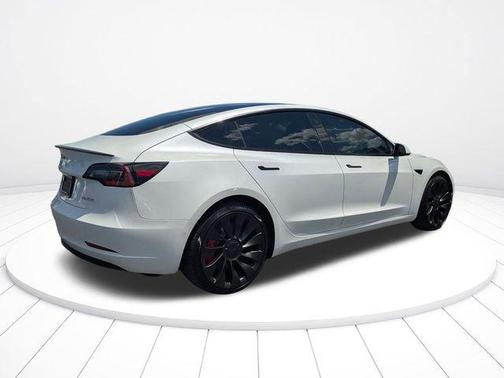 Pearl White Multi-Coat 2022 Tesla Model 3 Performance