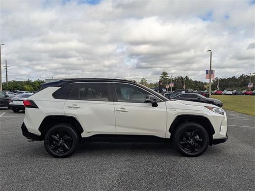 2020 Toyota RAV4 Hybrid SE
