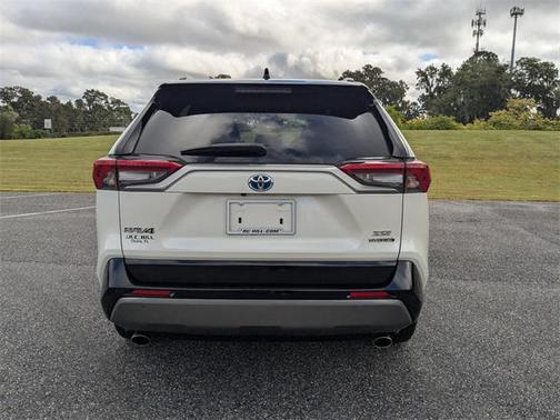 2020 Toyota RAV4 Hybrid SE