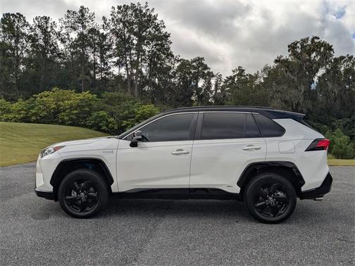2020 Toyota RAV4 Hybrid SE
