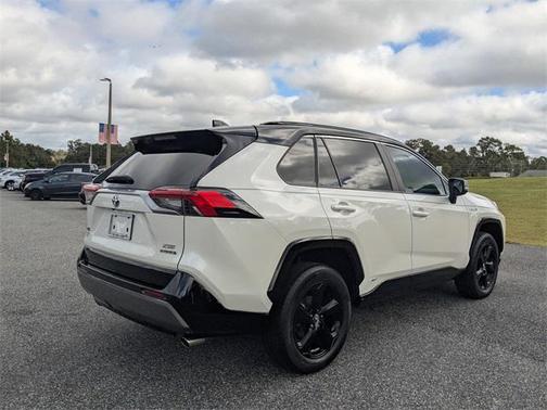 2020 Toyota RAV4 Hybrid SE
