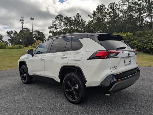 2020 Toyota RAV4 Hybrid SE